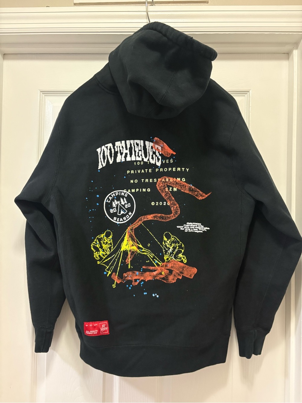 Black 100 Thieves "Camping SZN" hoodie Sz Large